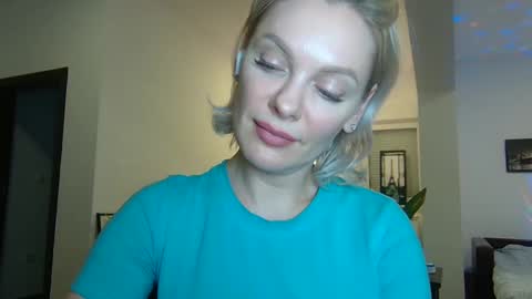 Snapshot of beautifulkollettee chatting on 6, 1, 2025 Beautifulkollette online show from 6, 1, 2025