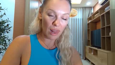 Snapshot of beautifulkollettee chatting on 15, 9, 2025 Beautifulkollette online show from 15, 9, 2025