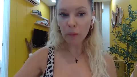 Snapshot of beautifulkollettee chatting on 17, 9, 2025 Beautifulkollette online show from 17, 9, 2025
