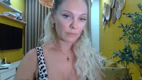 Snapshot of beautifulkollettee chatting on 18, 9, 2025 Beautifulkollette online show from 18, 9, 2025
