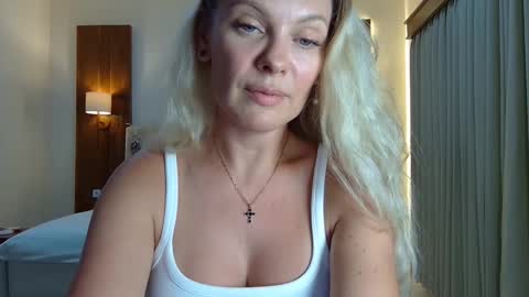 Snapshot of beautifulkollettee chatting on 28, 9, 2025 Beautifulkollette online show from 28, 9, 2025