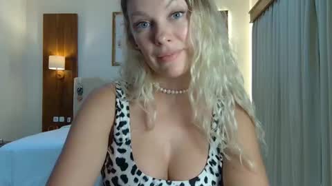 Snapshot of beautifulkollettee chatting on 16, 10, 2025 Beautifulkollette online show from 16, 10, 2025