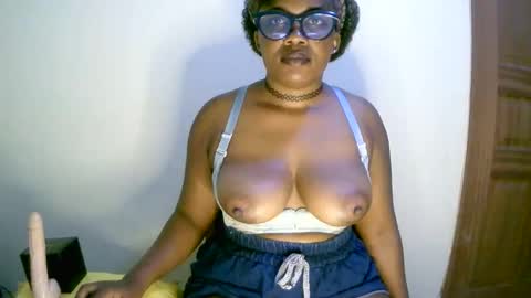 Snapshot of beautifulpeach2 chatting on 22, 1, 2025 beautifulpeach2 online show from 22, 1, 2025