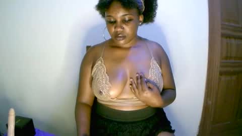 Snapshot of beautifulpeach2 chatting on 25, 1, 2025 beautifulpeach2 online show from 25, 1, 2025