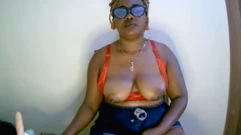 Snapshot of beautifulpeach2 chatting on 5, 2, 2025 beautifulpeach2 online show from 5, 2, 2025