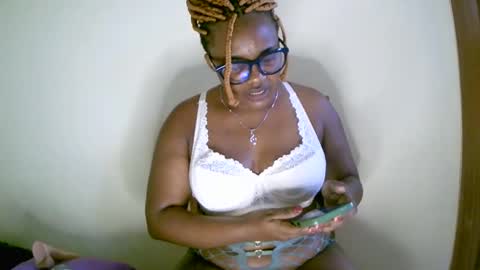 Snapshot of beautifulpeach2 chatting on 5, 2, 2025 beautifulpeach2 online show from 5, 2, 2025