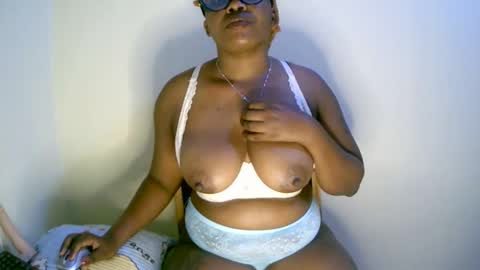 Snapshot of beautifulpeach2 chatting on 6, 2, 2025 beautifulpeach2 online show from 6, 2, 2025