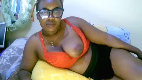 Snapshot of beautifulpeach2 chatting on 18, 2, 2025 beautifulpeach2 online show from 18, 2, 2025