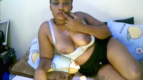 Snapshot of beautifulpeach2 chatting on 1, 3, 2025 beautifulpeach2 online show from 1, 3, 2025