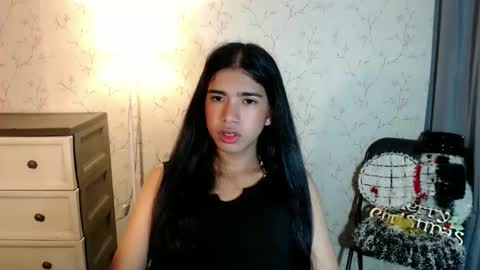 Snapshot of beautifultrixie chatting on 14, 12, 2025 TRIXIE online show from 14, 12, 2025