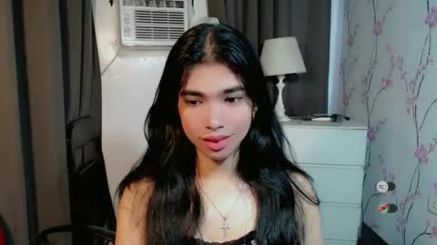 TRIXIE online show from 25, 2, 2026