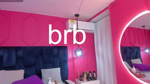 Snapshot of beauty_milf4 chatting on 28, 11, 2025 Chantall online show from 28, 11, 2025