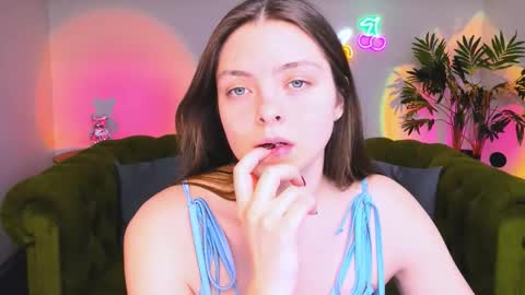 Snapshot of beautyfrominside chatting on 17, 11, 2025 Gloria online show from 17, 11, 2025