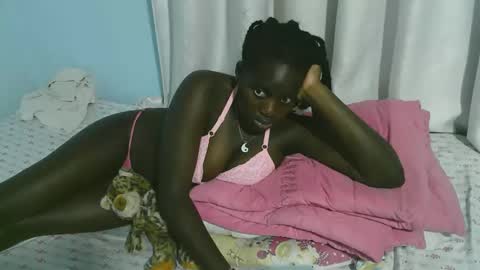 Snapshot of beautytyler chatting on 25, 10, 2025 tyler online show from 25, 10, 2025