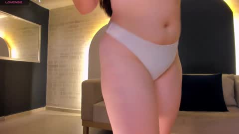 Am Becca online show from 8, 2, 2025