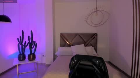 Am Becca online show from 12, 10, 2025