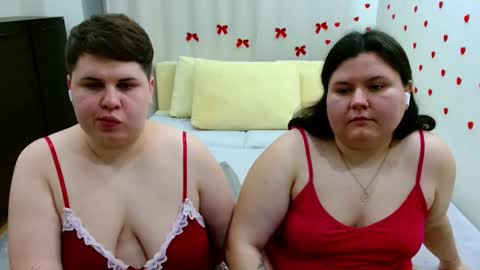 Snapshot of beckyandellen chatting on 22, 10, 2025 BeckyAndEllen online show from 22, 10, 2025