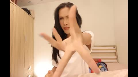 bee_thai online show from 14, 2, 2025