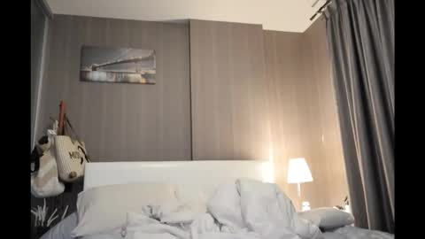 Snapshot of bee_thai chatting on 12, 1, 2026 bee_thai online show from 12, 1, 2026