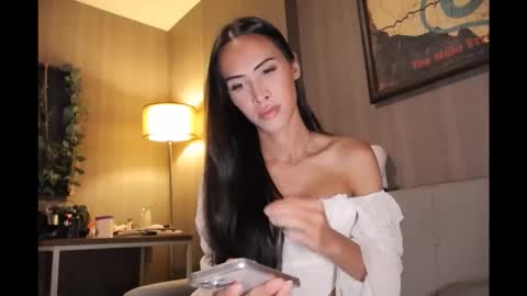 Snapshot of bee_thai chatting on 1, 2, 2026 bee_thai online show from 1, 2, 2026