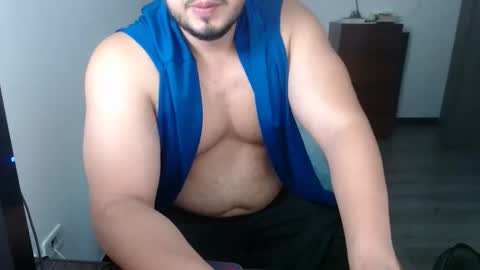Snapshot of beefypecs_10 chatting on 24, 10, 2025 Criss2fer online show from 24, 10, 2025