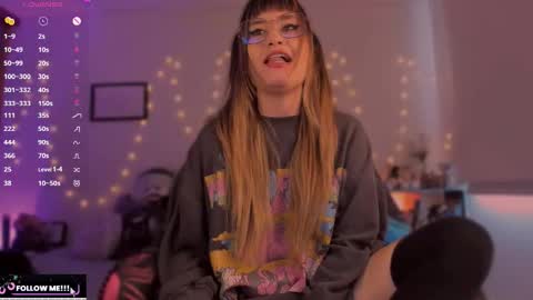 Snapshot of beethmanning_ chatting on 8, 9, 2025 online show from 8, 9, 2025