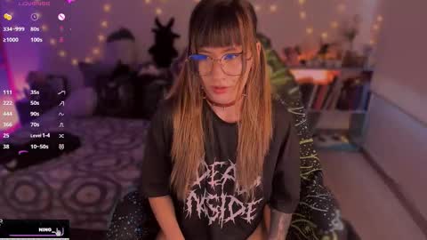 Snapshot of beethmanning_ chatting on 12, 9, 2025 online show from 12, 9, 2025