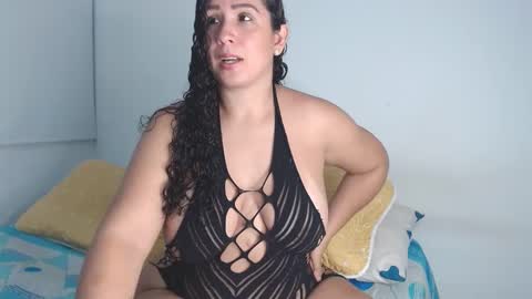 hadid online show from 12, 10, 2025