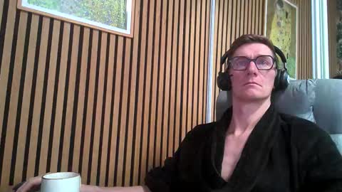 Snapshot of belami_france chatting on 4, 2, 2026 SexFriendFrance online show from 4, 2, 2026