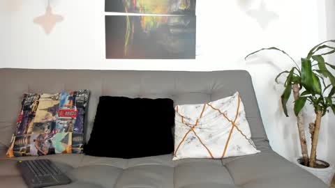 Snapshot of belamiramil chatting on 28, 2, 2025 independent model online show from 28, 2, 2025