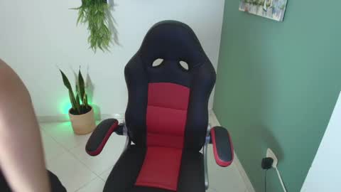 Snapshot of bella_99x chatting on 13, 1, 2025 Bel 3 online show from 13, 1, 2025