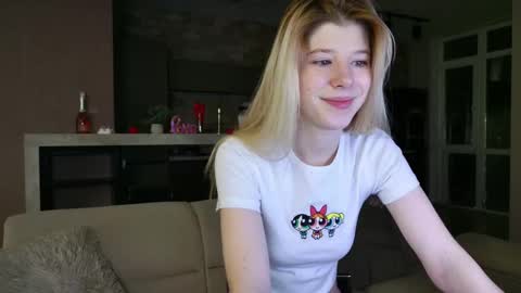Snapshot of bella_amoury chatting on 1, 3, 2025 Bella online show from 1, 3, 2025