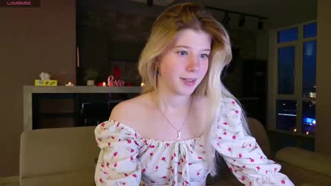 Snapshot of bella_amoury chatting on 12, 3, 2025 Bella online show from 12, 3, 2025
