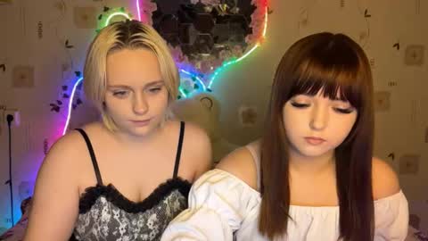 bella_and_alice online show from 10, 10, 2025