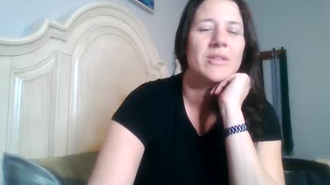 Snapshot of bella_bella17 chatting on 1, 3, 2025 Bella online show from 1, 3, 2025