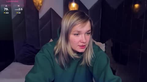Snapshot of bella_cosmo chatting on 10, 2, 2025 Bella online show from 10, 2, 2025