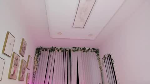 Snapshot of bella_es chatting on 20, 2, 2025 Onlyfans isa bella 23 online show from 20, 2, 2025