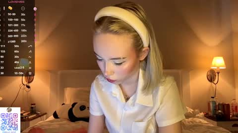 Snapshot of bella_gasp chatting on 23, 9, 2025 Jane online show from 23, 9, 2025