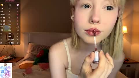 Snapshot of bella_gasp chatting on 2, 10, 2025 Jane online show from 2, 10, 2025