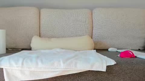 Anna  online show from 9, 2, 2025