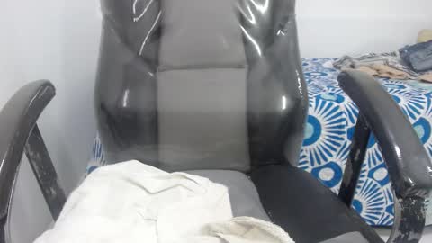lady online show from 4, 3, 2025