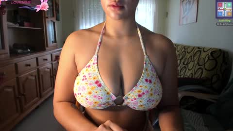 Snapshot of bella_pocahontas3 chatting on 30, 12, 2024 bella_pocahontas3 online show from 30, 12, 2024