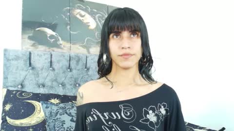 Bella online show from 4, 10, 2025