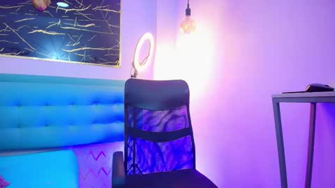     online show from 18, 12, 2025