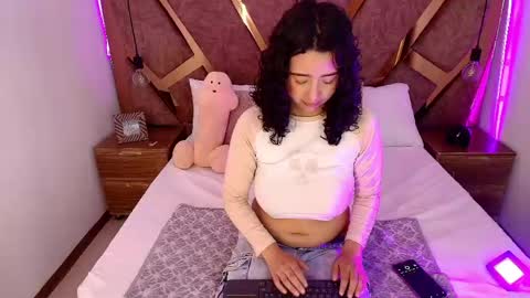 Bella Swwan  online show from 24, 5, 2026