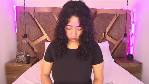 Bella Swwan  online show from 1, 7, 2026