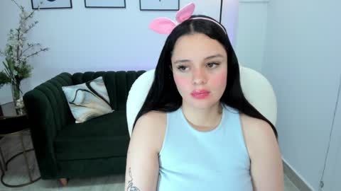 Snapshot of bellaa_hadid_ chatting on 11, 1, 2025 Bella Hadid online show from 11, 1, 2025