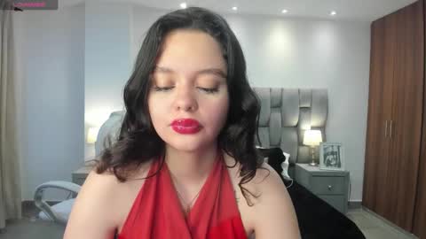 Snapshot of bellaa_hadid_ chatting on 7, 2, 2025 Bella Hadid online show from 7, 2, 2025