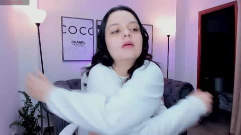 Snapshot of bellaa_hadid_ chatting on 25, 2, 2025 Bella Hadid online show from 25, 2, 2025