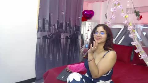 Bella Baker online show from 5, 11, 2025